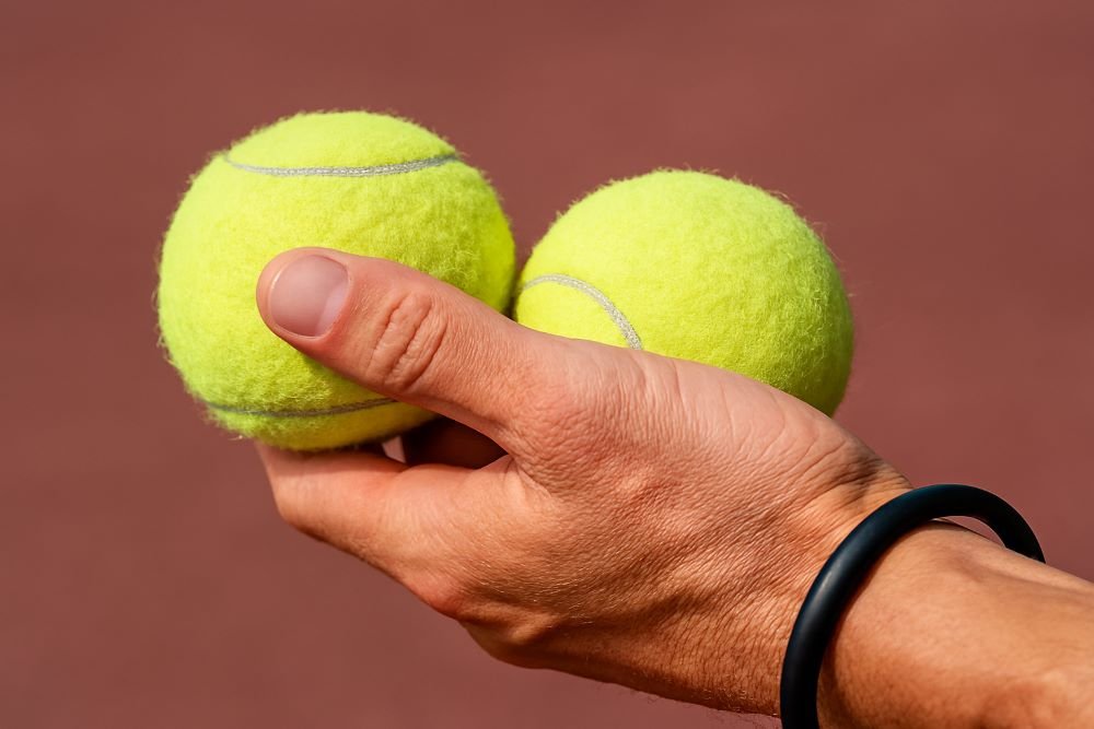Tennis balls